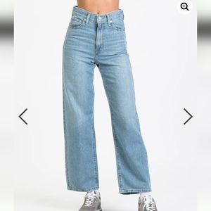Levi's high waisted straight jeans